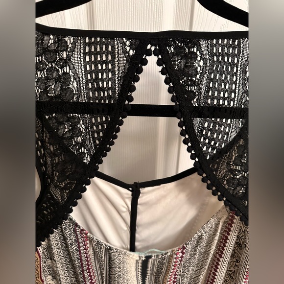 Maurice’s Lace Back Patterned Dress Size M - Picture 2 of 4